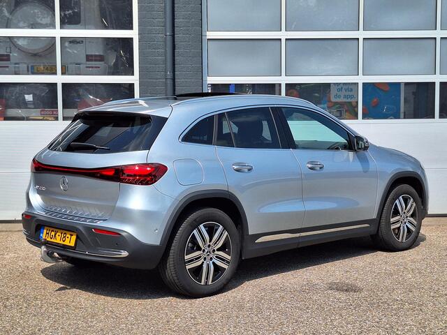 Mercedes-Benz EQA 250+ Luxury | Panoramadak | Trekhaak | 360° Camera | Winter Pakket | Elektrisch Verstelbare Stoelen + Memory | Sierdelen Lindenhout Zwart | Dodehoekassistent | Apple CarPlay | Android Auto | Stoelverwarming | Stuurverwarming | Sfeerverlichting