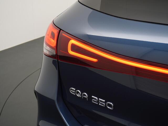 Mercedes-Benz EQA 250 67 kWh AMG AMBILIGHT | ADAPTIVE CRUISE | CAMERA | DODE HOEK | COMPLEET DEALER ONDERHOUDEN