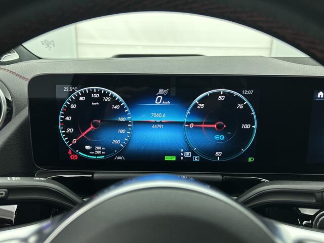 Mercedes-Benz EQA 250 Business Solution AMG 67 kWh | 1e eigenaar | Panoramadak | Trekhaak | LED | Burmester | stoelgeheugen | (even checken op foto)