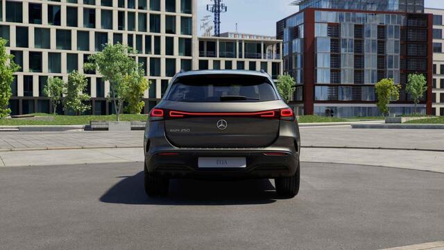 Mercedes-Benz EQA 250 Sport Edition 67 kWh | AMG | Night | Panoramadak | 20" lichtmetalen velgen | Stoelverwarming | Alarm |
