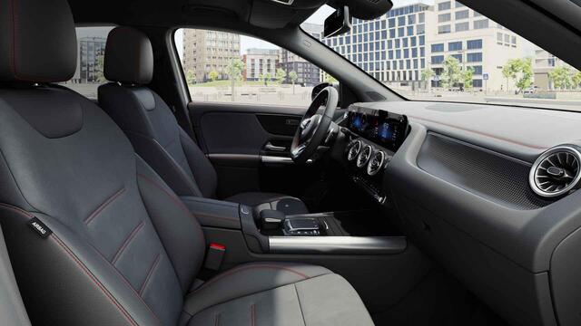 Mercedes-Benz EQA 250 AMG Line 67 kWh | Sfeerverlichting | Stoelverwarming | Achteruitrijcamera | Widescreen |
