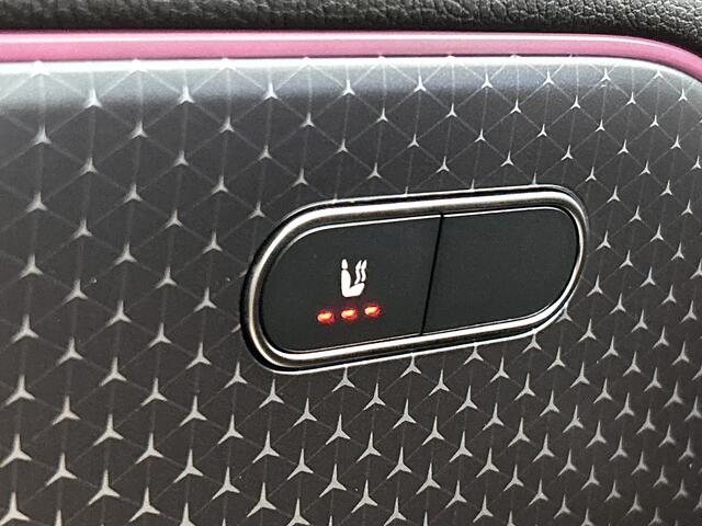 Mercedes-Benz EQA 250+ Business Solution 71 kWh | Parkeerpakket met achteruitrijcamera | Extra USB-poorten | Zitcomfortpakket | Sfeerverlichting | EASY PACK achterklep | Stoelverwarming voor | Licht- en zicht pakket |