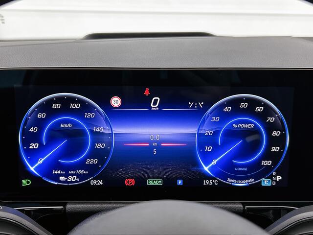 Mercedes-Benz EQA 250+ Business Solution AMG 71 kWh | Trekhaak | Nightpakket | Premium pakket | Parkeerpakket met 360°-camera | Dodehoekassistent | KEYLESS-GO comfort pakket | EASY PACK achterklep | Head-up display | Extra USB-poorten |