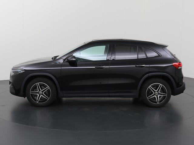 Mercedes-Benz EQA 300 4MATIC Luxury Line 67 kWh | Panoramadak | AMG | Night | 360 graden camera | Stoelverwarming |