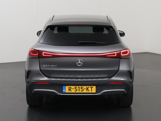Mercedes-Benz EQA 250 AMG Line 67 kWh | Sfeerverlichting | Stoelverwarming | Achteruitrijcamera | Widescreen |