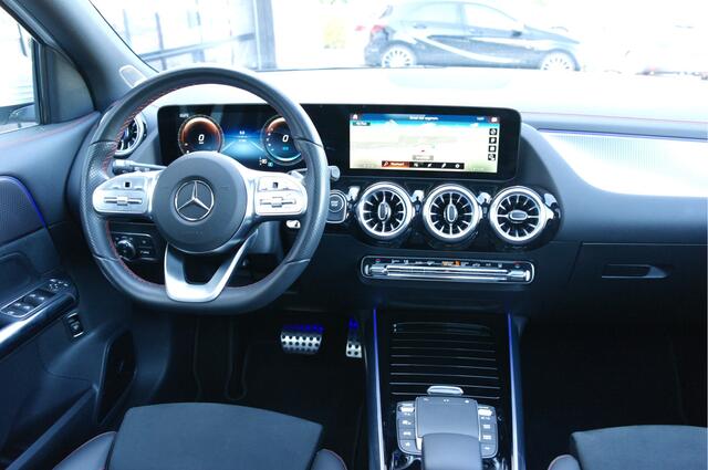 Mercedes-Benz EQA 250 Edition 1 67 kWh AMG-Pakket | Dealer Onderhouden | Pano | Carplay | Burmester | Sfeer
