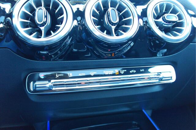 Mercedes-Benz EQA 250 Edition 1 67 kWh AMG-Pakket | Dealer Onderhouden | Pano | Carplay | Burmester | Sfeer