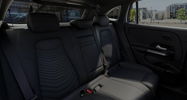 Mercedes-Benz EQA 250+ Business Solution Luxury 71 kWh GARANTIE | Dodehoek | Uniek Kleur | Sfeerverlichting | CARPLAY
