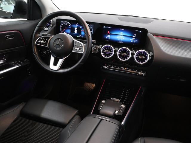 Mercedes-Benz EQA 250 Business Solution AMG 67 kWh | Stoelverwarming | Achteruitrijcamera | Apple Carplay |