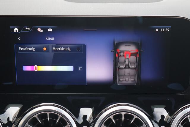 Mercedes-Benz EQA 250+ AMG Line 71 kWh NL- Auto!! Elek Trekhaak I Pano I Sfeerverl