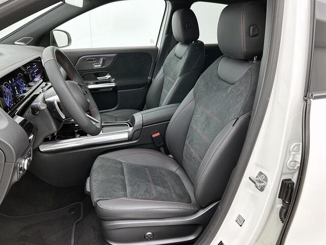 Mercedes-Benz EQA 250+ Business Solution AMG 71 kWh Nightpakket | Premium pakket | Smartphone integratie | Panoramaschuifdak | Head-up display | Burmester® 3D surround sound systeem | Parkeerpakket met 360°-camera |