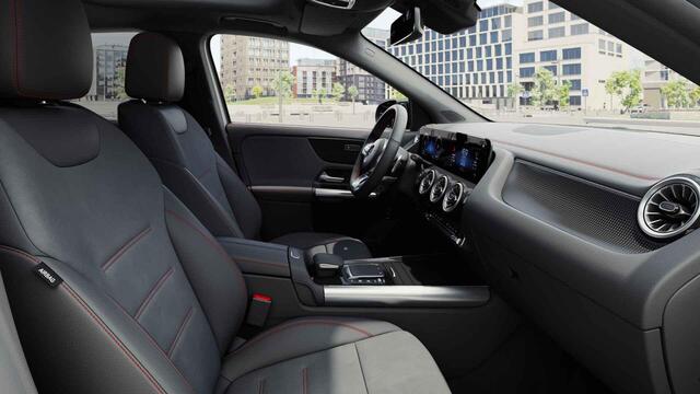 Mercedes-Benz EQA 250+ AMG Line 71 kWh | Premium pakket | Panoramadak | Burmester audio | Stoelverwarming |