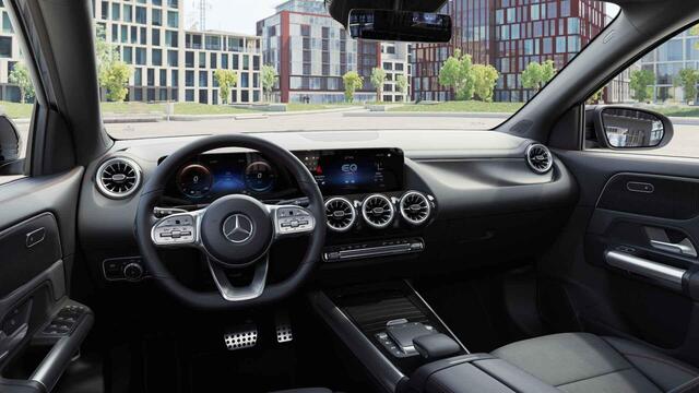 Mercedes-Benz EQA 250+ AMG Line 71 kWh | Premium pakket | Panoramadak | Burmester audio | Stoelverwarming |