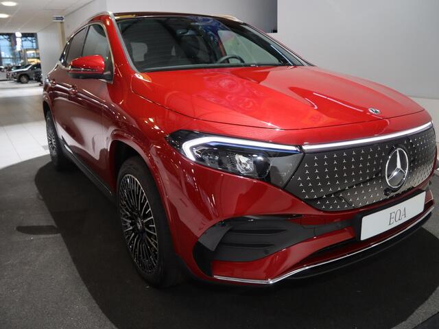 Mercedes-Benz EQA 250+ Business Solution AMG 71 kWh | Panoramaschuifdak | Dodehoekassistent | Head-up | Burmester | Winterpakket | Trekhaak |