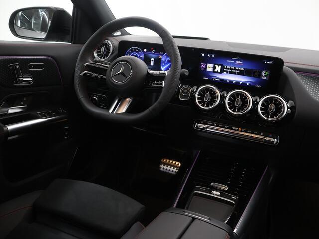 Mercedes-Benz EQA 250+ Business Solution AMG 71 kWh | Panoramaschuifdak | Night | Dodehoekassistent | Head-up | Burmester | Winterpakket |