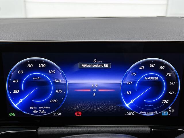 Mercedes-Benz EQA 250+ Business Solution Luxury 71 kWh | Trekhaak | Winterpakket | Sierdelen in lindenhout zwart | Donkergetint glas achter | Smartphone integratie | Panoramaschuifdak | EASY PACK achterklep |