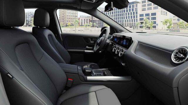 Mercedes-Benz EQA 250 Business Solution Luxury 67 kWh Head Up | Originele trekhaak | Memory pack | Panorama | 360* Camera