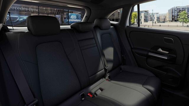 Mercedes-Benz EQA 250 Business Solution Luxury 67 kWh Head Up | Originele trekhaak | Memory pack | Panorama | 360* Camera