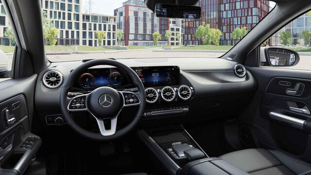 Mercedes-Benz EQA 250 Business Solution Luxury 67 kWh Head Up | Originele trekhaak | Memory pack | Panorama | 360* Camera