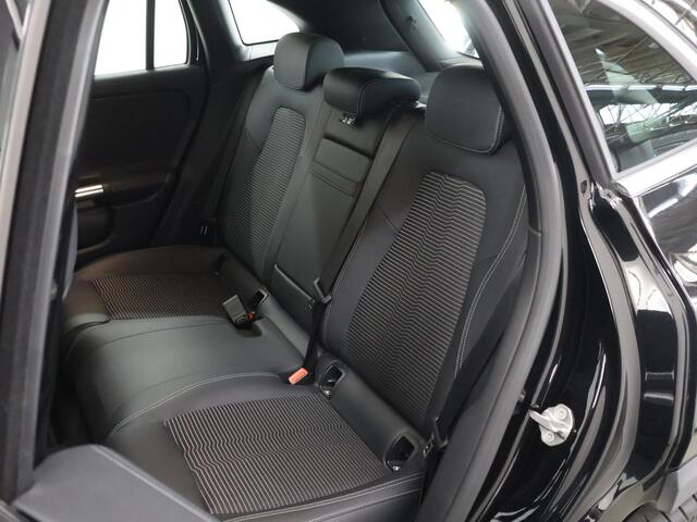 Mercedes-Benz EQA 250 Business Solution Luxury 67 kWh | Achteruitrijcamera | Stoelverwarming | Sfeerverlichting |