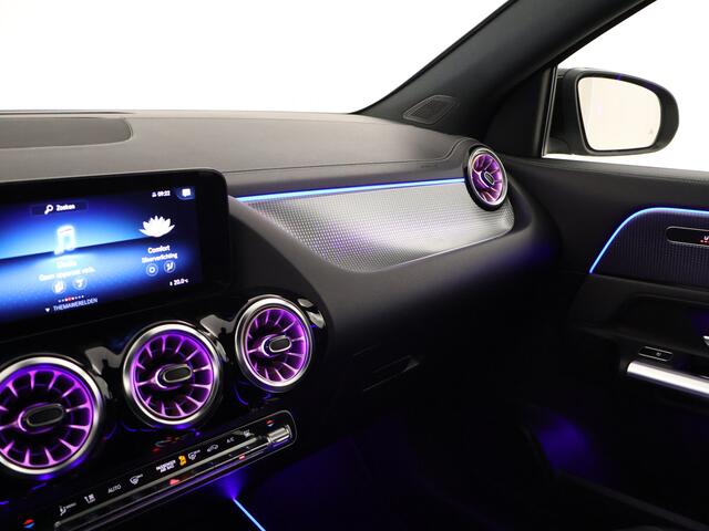 Mercedes-Benz EQA 250+ Luxury Line 71 kWh | Achteruitrijcamera | Dodehoekassistent | Sfeerverlichting | Navigatie | Inclusief 48 maanden MB Certified garantie voor Europa.