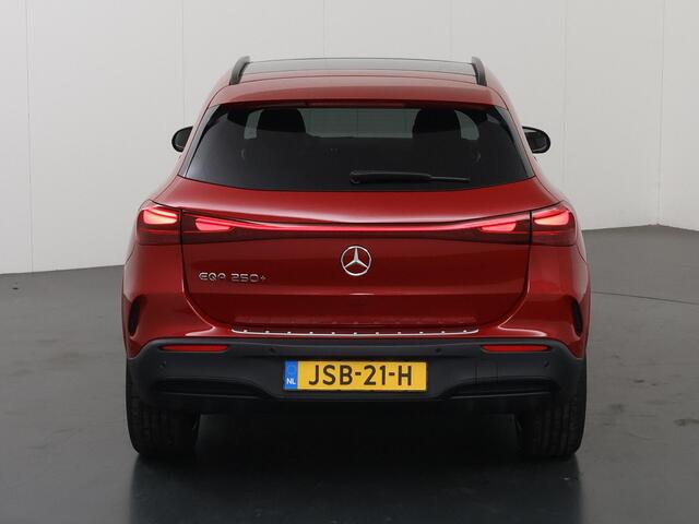 Mercedes-Benz EQA 250+ Business Solution AMG 71 kWh | Panoramaschuifdak | Night | Dodehoekassistent | Head-up | Burmester | Winterpakket |