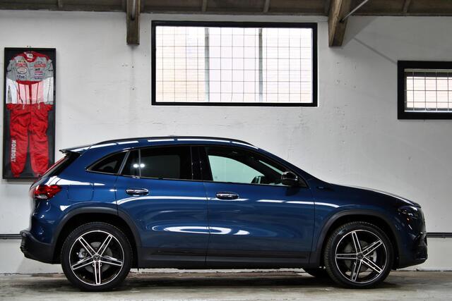 Mercedes-Benz EQA 250 Business Solution AMG 67 kWh | Panoramadak | Night | Memory | Burmester | NL auto | 1e eigenaar |