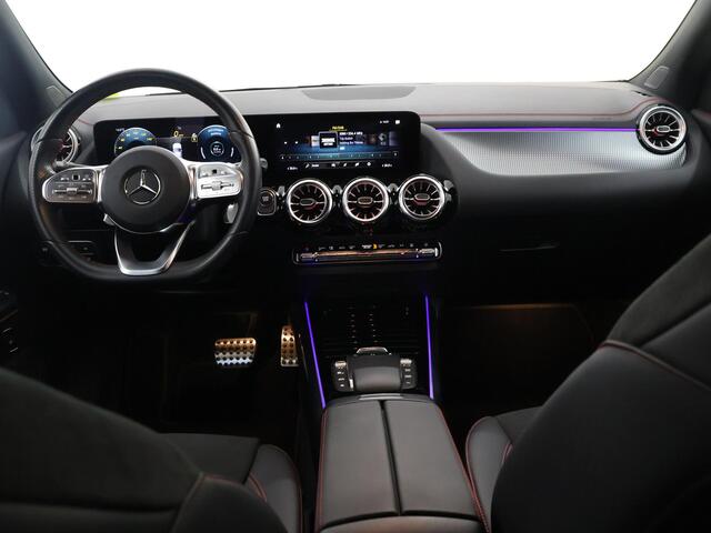 Mercedes-Benz EQA 250+ AMG Line 71 kWh | Night pakket | Stoelverwarming | Widescreen | Sfeerverlichting |
