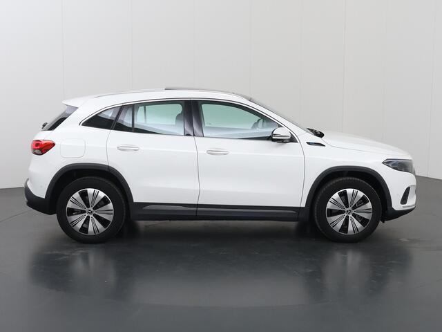 Mercedes-Benz EQA 250 Business Solution Luxury 67 kWh Head Up | Originele trekhaak | Memory pack | Panorama | 360* Camera