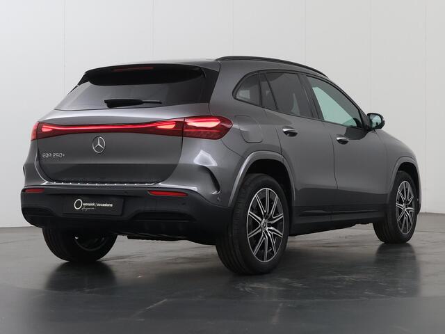 Mercedes-Benz EQA 250+ Business Solution AMG 71 kWh | Panoramaschuifdak | Night | Dodehoekassistent | Head-up | Burmester | Winterpakket |