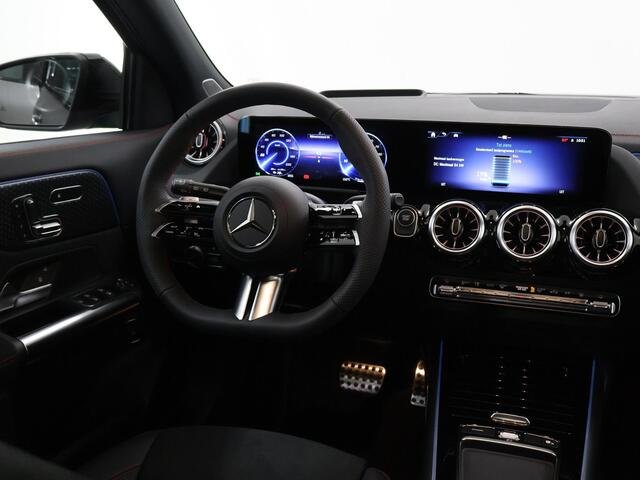 Mercedes-Benz EQA 250+ Business Solution AMG 71 kWh | Panoramaschuifdak | Night | Dodehoekassistent | Head-up | Burmester | Winterpakket |