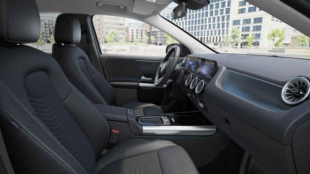 Mercedes-Benz EQA 300 4MATIC Line 67 kWh | Winter pakket | Apple carplay | Getint glas | Achteruitrijcamera |