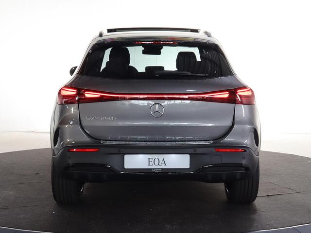 Mercedes-Benz EQA 250+ Business Solution AMG 71 kWh | Panoramaschuifdak | Head-up | Burmester | Trekhaak |
