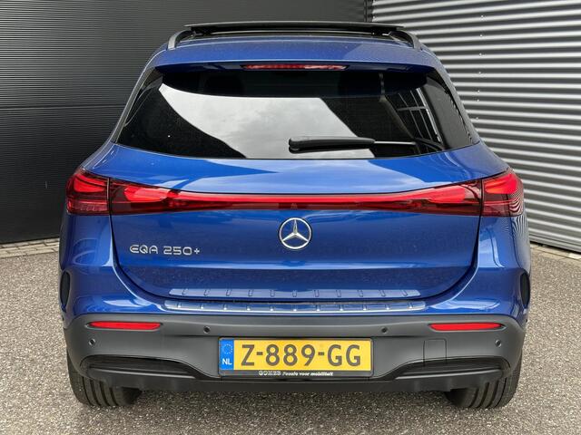 Mercedes-Benz EQA 250+ AMG Line | Nightpakket | Panoramadak | Achteruitrijcamera | Stoelverwarming | Sfeerverlichting