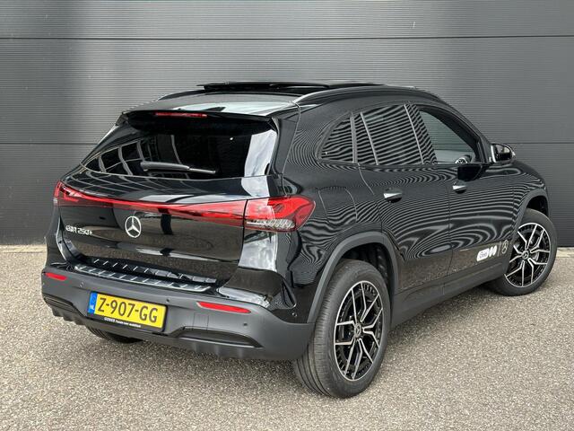 Mercedes-Benz EQA 250+ Business Edition | AMG | Nightpakket | Business Plus | Panoramadak | Rijassistentiepakket | 360° Camera | Sfeerverlichting | Memorystoelen Verwarmd | Trekhaak | Apple & Android Carplay