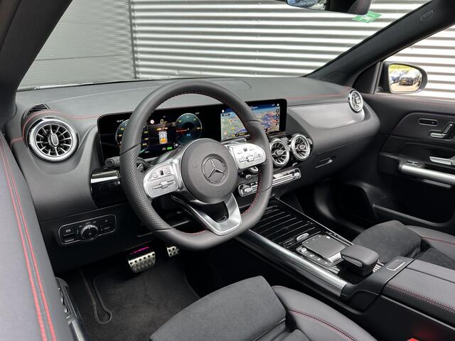 Mercedes-Benz EQA 250+ Business Edition | AMG | Nightpakket | Business Plus | Panoramadak | Rijassistentiepakket | 360° Camera | Sfeerverlichting | Memorystoelen Verwarmd | Trekhaak | Apple & Android Carplay