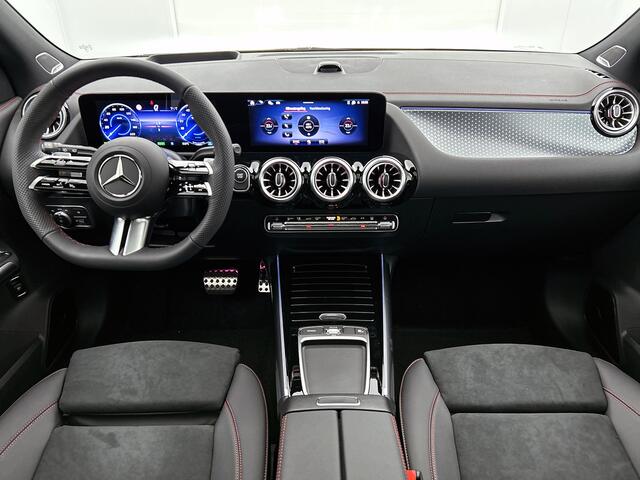 Mercedes-Benz EQA 250+ Business Solution AMG 71 kWh | Nightpakket | GUARD 360° Plus | Trekhaak | Burmester Sound systeem | 360° camera | Head-up display | Memorypakket | Smartphone integratie | Panoramaschuifdak |