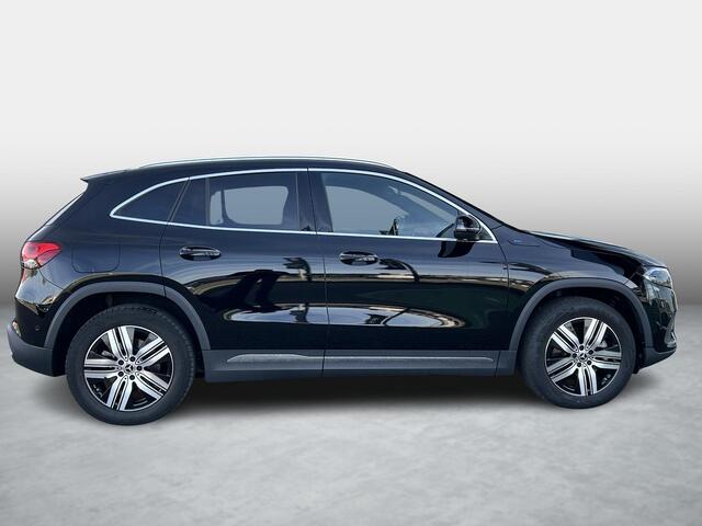 Mercedes-Benz EQA 250 Business Solution Luxury 67 kWh | Stoelverwarming | Cruise Control | Sfeerverlichting