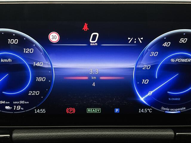 Mercedes-Benz EQA 250+ Business Solution AMG 71 kWh | Nightpakket | Trekhaak | Head-up display | 360° camera | Burmester Sound systeem | Smartphone integratie | Panoramaschuifdak | Augmented Reality navigatie | Memorypakket |