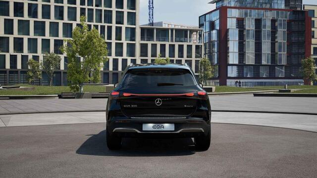 Mercedes-Benz EQA 300 4MATIC AMG Line 67 kWh | Premium pakket | AMG | Panoramadak | Leder | Rij assistentiepakket | Winter pakket |