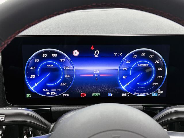 Mercedes-Benz EQA 250+ Business Solution AMG 71 kWh | Nightpakket | GUARD 360° Plus | Trekhaak | Smartphone integratie | Panoramaschuifdak | Stuurwielpaddles | Sfeerverlichting |