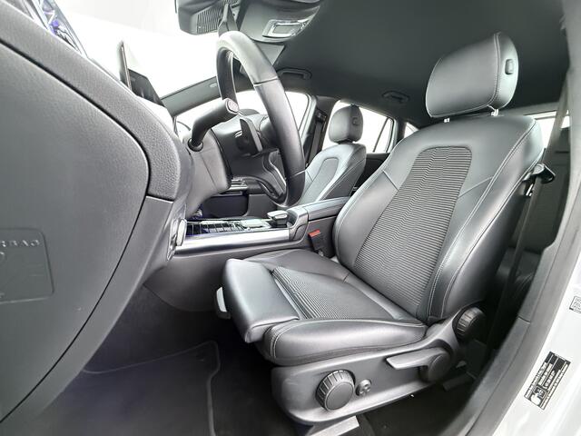 Mercedes-Benz EQA 250 Luxury 69kWh Adap.Cruise Apple Carplay Android Auto Navi Ecc Camera Stoelverwarming Pdc Elek.Achterklep Keyelss Business Solution Connectiviteitspakket High Performance LED Comfortstoelen Lmv DAB Advanced-Pack 1e Eigenaar Origineel Nederlandse Auto