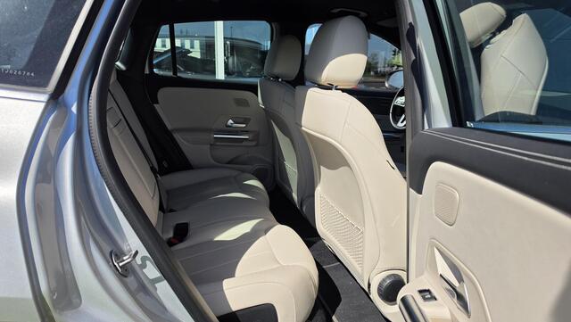 Mercedes-Benz EQA 250 Business Solution Luxury 67 kWh | Stoelverwarming | Beige leder | Carplay | Keyless | Distronic ACC