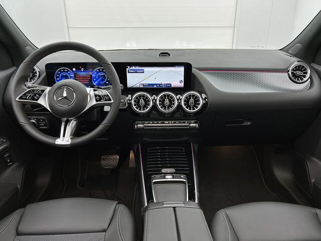 Mercedes-Benz EQA 250+ Business Solution Luxury 71 kWh | Warmtewerend, donkergetint glas | Trekhaak | Sierdelen in Star Pattern | Panoramaschuifdak | Smartphone integratie | Sfeerverlichting | Stoelverwarming |