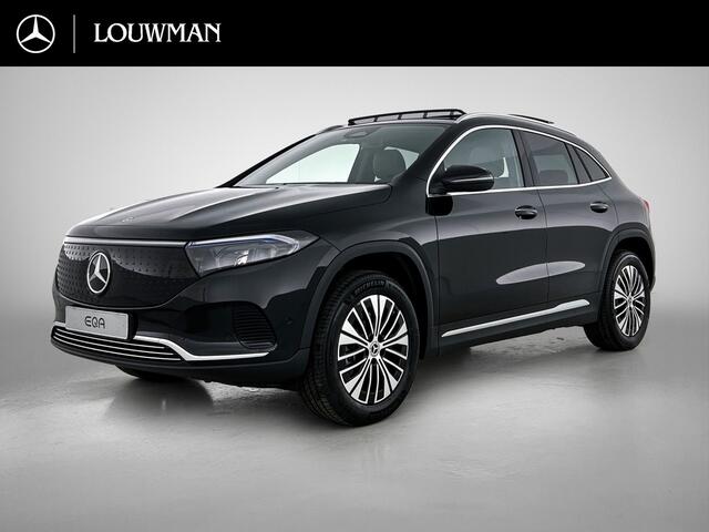 Mercedes-Benz EQA 250+ Business Solution Luxury 71 kWh | Trekhaak | Sierdelen in Star Pattern | Warmtewerend, donkergetint glas | Smartphone integratie | Panoramaschuifdak | 18 inch multispaakse lichtmetalen velgen |