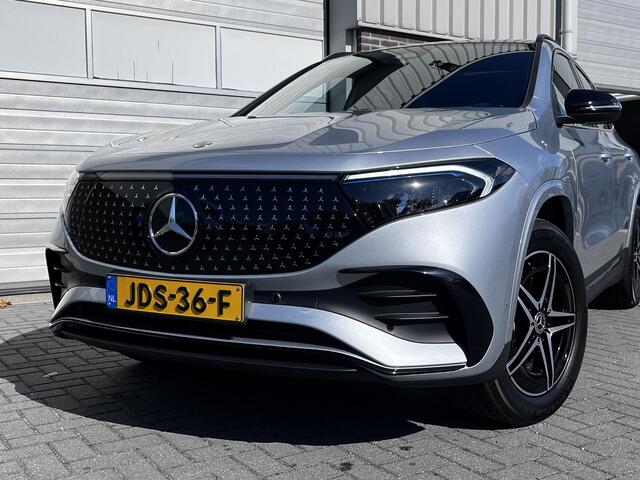 Mercedes-Benz EQA 250+ AMG | Night Pakket | Panoramadak | Trekhaak | Dodehoekassistent | Apple CarPlay | Android Auto | Advanced Sound System | Stoelverwarming | Sfeerverlichting | Parkeersensoren | Achteruitrijcamera | Elektrische Achterklep