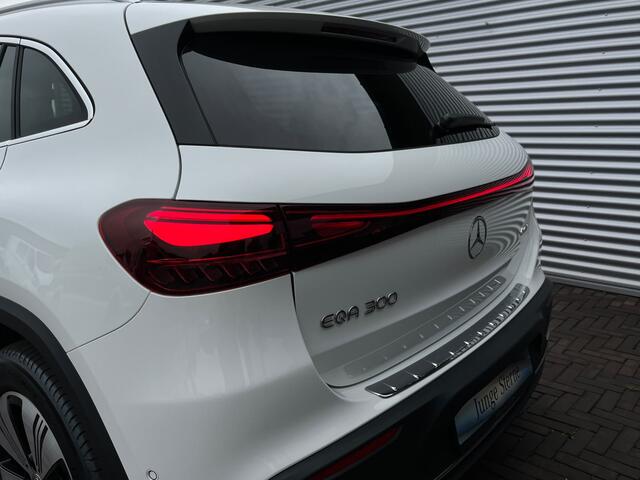 Mercedes-Benz EQA 300 4MATIC Luxury Line