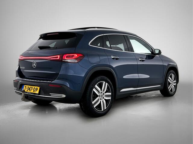 Mercedes-Benz EQA 250 Luxury 67 kWh | Panoramadak | Trekhaak | Sfeerverlichting | Dode Hoek Ass | Keyless Go | Stoelverwarming | Inclusief 24 maanden Mercedes-Benz Certified garantie voor Europa.