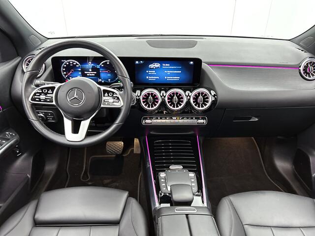 Mercedes-Benz EQA 250 Luxury 67 kWh | Panoramadak | Trekhaak | Sfeerverlichting | Dode Hoek Ass | Keyless Go | Stoelverwarming | Inclusief 24 maanden Mercedes-Benz Certified garantie voor Europa.