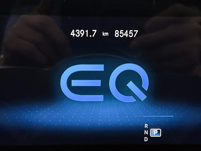 Mercedes-Benz EQA 250 Luxury 67 kWh | Panoramadak | Trekhaak | Sfeerverlichting | Dode Hoek Ass | Keyless Go | Stoelverwarming | Inclusief 24 maanden Mercedes-Benz Certified garantie voor Europa.